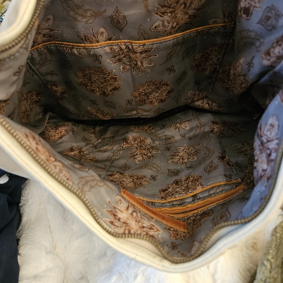 HOBO White Leather Shoulder Bag - Picture 9 of 13